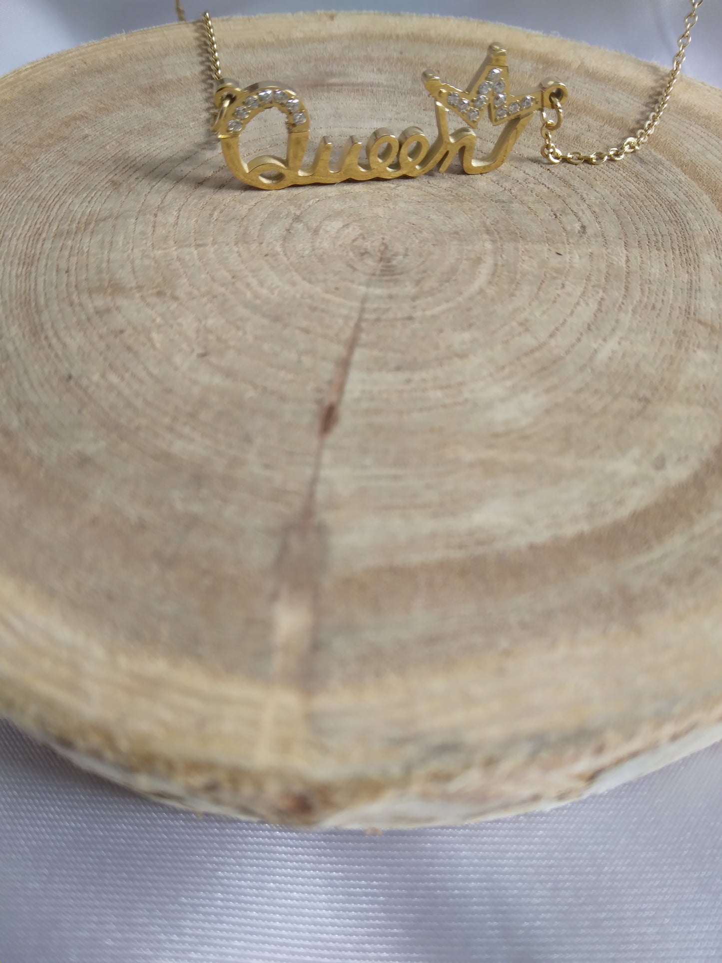 collier Queen