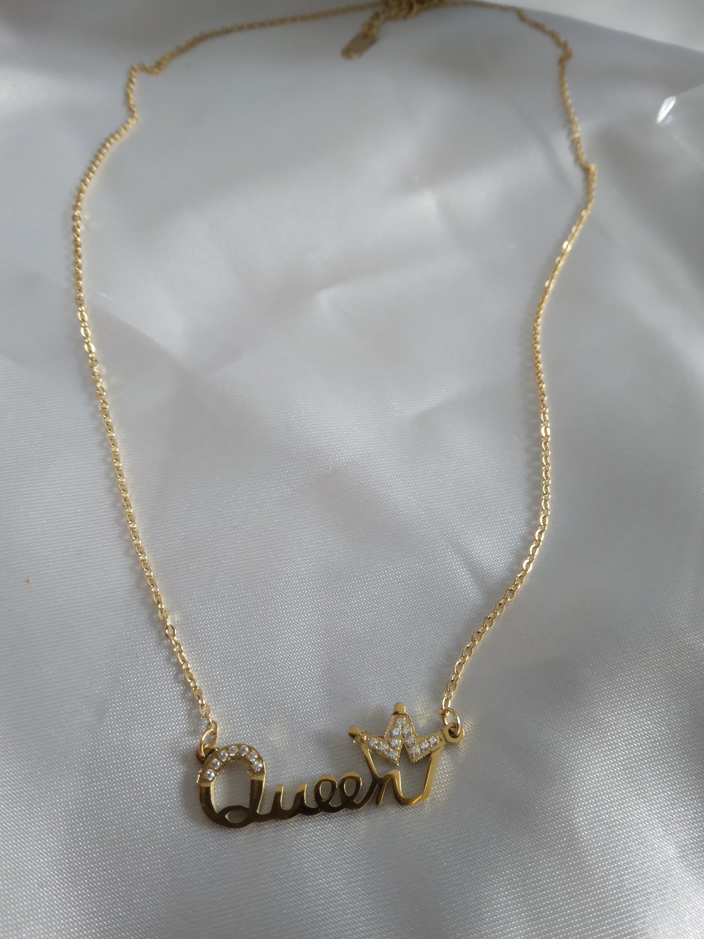 collier Queen